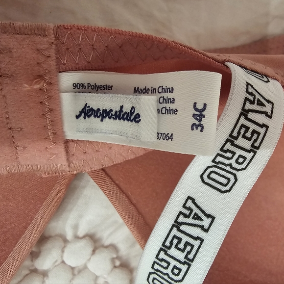 Brand New Aeropostale Wireless Pink/Salmon Color Adjustable Strap Bra Size 34C - Picture 2 of 6